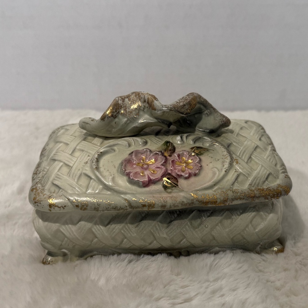 1940’s light green basket weave with pink florals Wales trinket box with lid